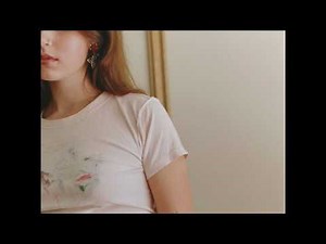Clairo - "Softly" (recorded live for BBC)