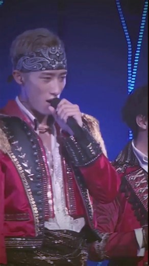 J-POP NOW on Instagram: "Snow Man - Snow Dream 夏のTOKYO DOME CITY HALLで繰り広げられた感動のパフォーマンス！Snow Manの「Snow Dream」で特別な瞬間を一緒に楽しもう❄️✨ 出典 - ジュニアCHANNEL #SnowMan #SnowDream #SummerParadise2018 #ジャニーズジュニア #ライブパフォーマンス"