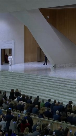 *The new language in the Vatican*: With Pope Leo XIV, the first English-speaking Pope in more than a thousand years, the English language is taking centre stage at papal gatherings. At his first official audience (meeting) with journalists and media professionals, the Pope began the encounter with English, something never seen in centuries @highlight | Ijem Di Mma
