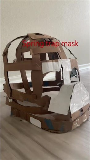 Spring trap mask