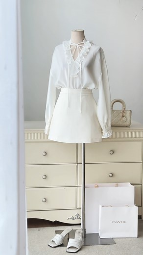 13K views · 22 reactions | Mini skirt luôn là items không thể thiếu...