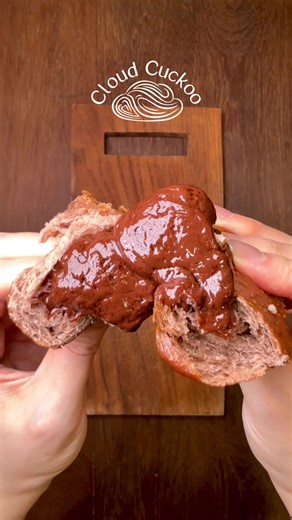 สำรวจความอร่อยของชิโอะปังที่ Cloud Cuckoo