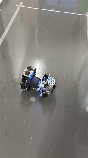 Snakebot rolling movement/ ヘビ型ロボットの回転移動