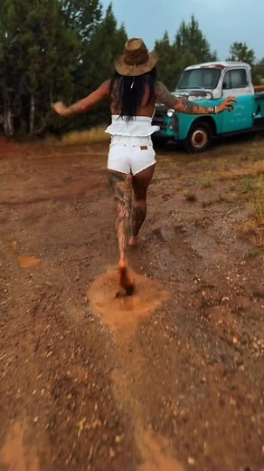 Bionka on Instagram: "💧🤠"