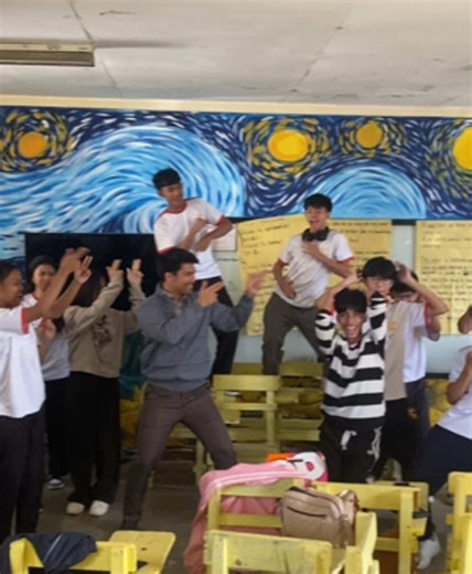 Let’s boogie #classroom #classtime #student #teacher #trending #boogie