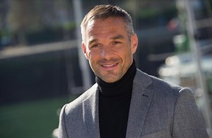 On souhaite un joyeux anniversaire à Philippe Bas, un acteur qu'on adore ❤️ | Télé Loisirs