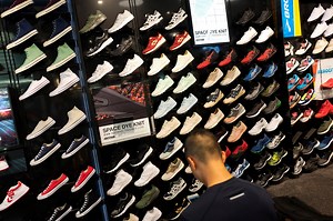 Country’s largest sneaker retailer to close 400 locations