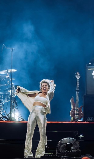 48K views · 1.4K reactions |  I Won’t Go For More acoustic session in the tour bus with my ladies. Should we do more of this? #selahsue #festivalseason #acousticguitar | Selah Sue | Facebook