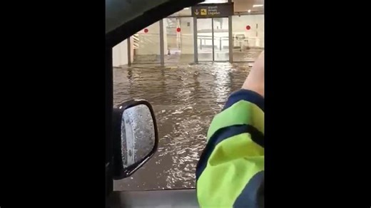 El Aeropuerto de Málaga, inundado por las fuertes lluvias