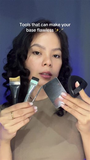 Flawless Base: The Right Tools for Makeup