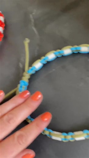 21K views · 883 reactions | Vous préférez lequel des trois colliers #perlestaffie #perle #otarie #staffie #collierantitiques @CRAFT & PAW | Perle staffie | Facebook