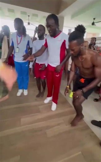 🚨 Powerful Moves Wowed the Crowd In 2 Steps | African Music | Latest Naija Music