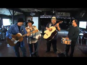 Los Texmaniacs - "Por una mujer casada (Because of a Married Woman)" [Live at Ruben's Place]