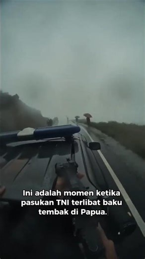 Momen ketika pasukan TNI terlibat baku tembak di papua #shorts #tni #militer #opm #footage
