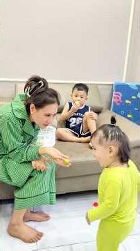 Thu hoạch cây táo tại ban công nhà em.