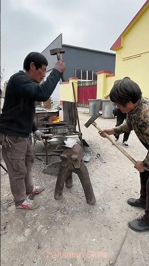 Rhythmic Blacksmithing: Ironworkers’ Hypnotic Hammering Craft