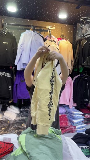 Videos de Urban_storeeee (@urban_store69) con “sonido original - negro”