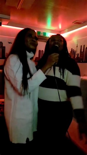 𝗥𝗲𝘀𝘁. 𝗥𝗲𝘀𝗲𝘁. 𝗧𝗵𝗶𝘀 𝗶𝘀 𝗿𝗲𝗮𝗹 𝗹𝗶𝗳𝗲. ✨ The last few days have been non-stop, so stepping out for a night with a few friends was exactly what my soul needed 🥂💃🏽 Laughter. Real conversations. Good vibes. Just being present with my people 🤍✨ I’m learning that building a life of freedom isn’t only about the big wins — it’s also about honouring the moments that refill you, even if that looks like dressing up, laughing a little louder, and letting go for a few hours 🍷✨ The pause