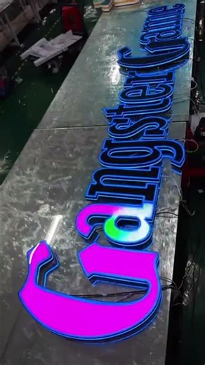 Texto LED programável para promoções | LuminVerse Sign