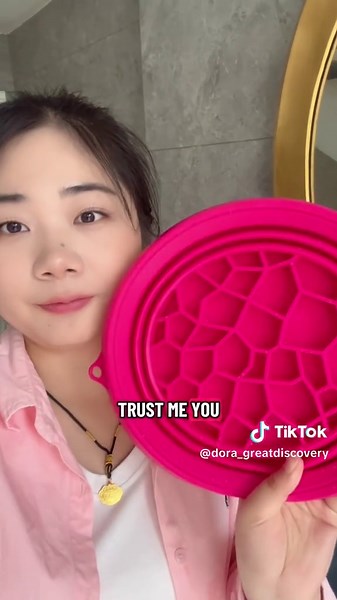 Guys, I got this collapsible face ice basin ❄️—it’s fire! Squishy, portable, de-puffs fast & fits all skincare stuff!#FacialIceBowl #CollapsibleSkincare #SkincareTok #DewySkinHack #TikTokShopBlackFriday