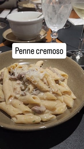 Jucyléia C. Machado/ Masterchef 10 on Instagram: "Nem pense duas vezes em fazer essa receita, salva pra fazer depois, porque é realmente muiiito bomm! E com essa facilidade de cozinhar a massa no próprio molho?? Fica perfeito!! Se gostou deixe um ❤️pra eu saber tá ? Já aproveite seguir o perfil para receber sempre quando eu postar as receitas. Receita: 1 pacote de massa da sua preferência ( com pene, ficou perfeito) 300gr de filé em tiras 1 caixinha creme de leite 1 litro de caldo de carne ou le