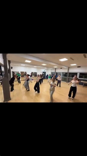 Everything we do as teachers and role models is with the intention to help you be not only the best dancer you can be, but also version of yourself🩵🙌 @eminencedanceacademy Senior Commercial, every Wednesday 7:45 x | G's Dance