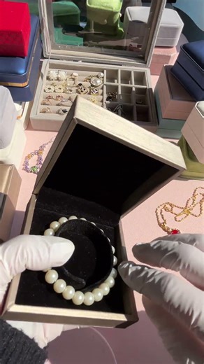 How to Organize Your Jewelry Collection