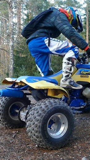 Suzuki LT500R 2-Stroke Start Up Soundcheck & Acceleration