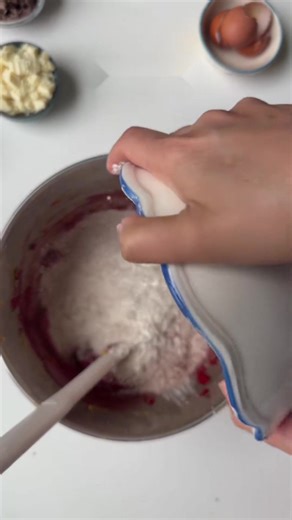 These Red Velvet Chocolate Chunk Cookies are so rich, soft, and decadent, they might just replace your favorite cake. The secret is that deep, vibrant color and loading them up with chocolate chunks. You need this recipe for your next baking session! | Chefclub South Africa