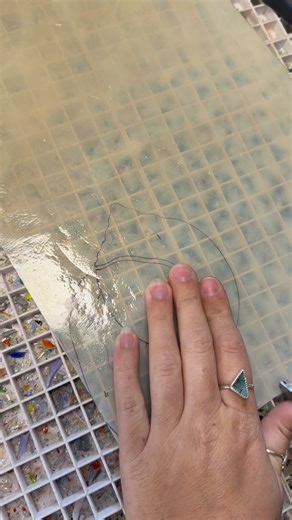 I still have some things up for grabs on the site from Monday night’s drop, including two scotch bonnet shells!🐚 These are so fun to make:) I love doing all of those wire details, even if it’s insanely tedious hahah. I also have eagle rays, shark teeth, and more available! Shop at the link in my bio🌞 Thanks to everyone who ordered some glass from this last drop!!🫶🏼 All of those glass goodies are shipped and otw to you✨ Stay tuned for info on my December drop—it will be the last of the year! 