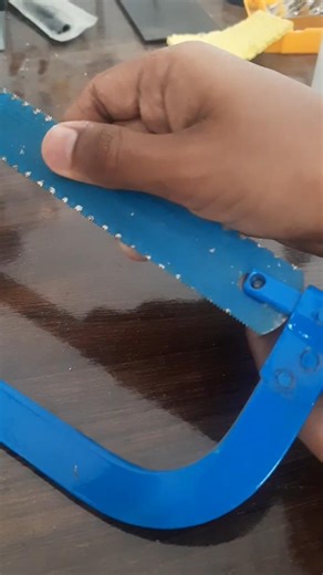 How to install hacksaw blades #woodworking #blade #engineering
