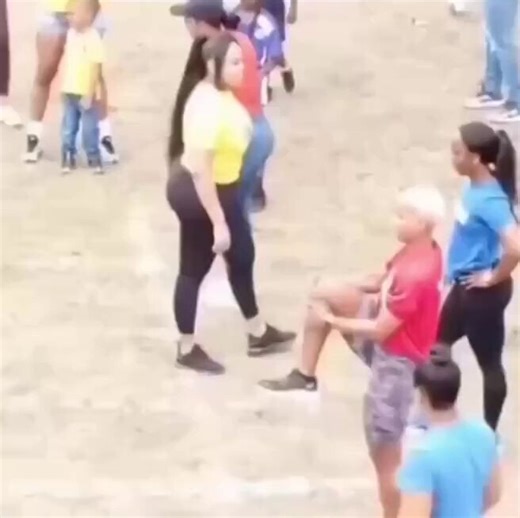 Shelly-Ann Fraser-Pryce, one of sprinting’s all-time greats, went viral in April 2025 for a playful reminder of her trademark speed. The three-time Olympic champion and eight-time Olympic medalist lined up for a parents’ race at her son Zyon’s school sports day and treated it like any final: casual clothes, sneakers, and a blistering start.