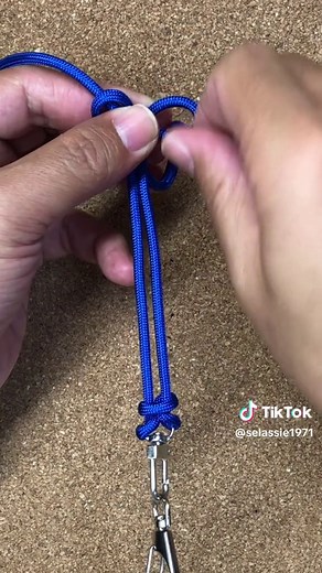 少しの違いが全く別のものに見える。だから楽しい🎵 いつもありがとうございます。 #paracord #paracordkeyfog #paracordtutorials #diy #handmade #DNAspirale #dna #パラコード #パスワードキーホルダー #パラコード編み方 #キーホルダー #ハンドメイド #パラコードチュートリアル thanks a lot of positive inspiration. ご視聴 ご声援ありがとうございます