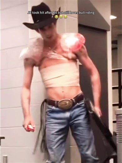 I’ve ever seen anyone love bull riding this much. #pbr #bullriding #bullrider #jbmauney #rodeo