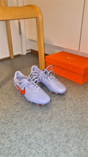 Lacing up Nike Tiempo Legend 10 Academy Scary Good #nike #nikefootball #tiempo