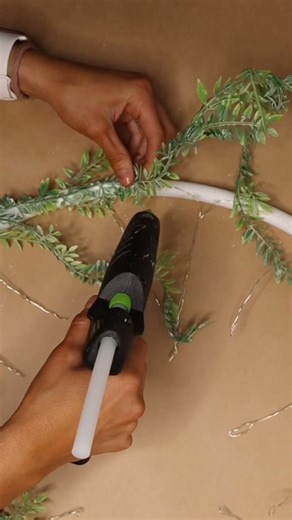 Hula hoop turned wedding decor?👰‍♀️💍