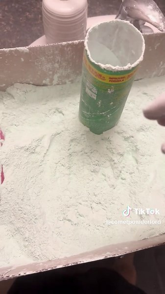 Sum comet play 🙂‍↕️ #cometpowderpour #cometpowderplay #cometpowderlord #asmr #PowderPlayASMR #DustyPowderPlay #fyp #cometpowderbomb #satisfaction #PowderPlayCommunity #powderoverload #highfallspowderplay #sinkpowderplay #overload #cleantok #laundrypowderplay #lemoncometpowder #ajaxpowder #oddlysatisfying #bleachasmr #spongeplay