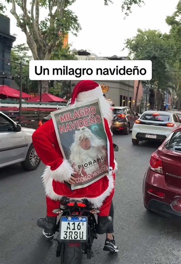 La Heredera no los iba a abandonar en Navidad 🎄 Lancôme, YSL, Armani y Ralph Lauren con TODO a 20% OFF y algunos productos con hasta 50% OFF. Ahora… súmale el código HEREDERA y tenés 10% OFF extra. Les dejo el link a todo el catálogo de L’Oréal en mi bio, solo en FIORANI.COM. Envíos a todo el país y opción de retiro en nuestras 7 sucursales @FIORANI #empresafamiliar #perfumerías s