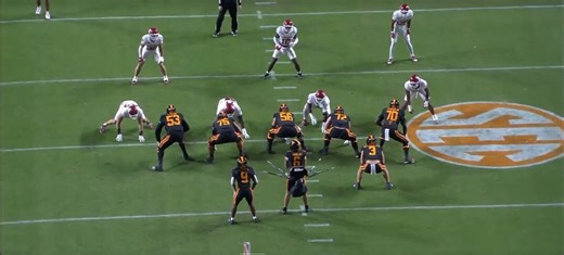 Nasty Torch Stunt from Oklahoma. Although Torch is a "Light Box Mechanic", that does not mean it has to be tied to "Coverage". Oklahoma is playing a Cover 3 here which is traditionally a one gap fit and doesn't require a gap to be canceled. FINAL DAY for the 50% off anniversary sale using code: THANKYOU Indiana 2025 Defensive Study: https://t.co/KZUwySdI9Q Hybrid 4-2-5: 2026: https://t.co/GPCpn7siRp Hybrid 4-2-5 Base Install: https://t.co/ZEKAXOgN81 Coaches Circle Year Subscription (65% Off): ht