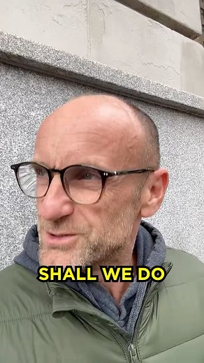 While standing outside Madison Square Garden I decided to do an impromptu Find Tim Challenge and I couldn’t believe what happened next 😳 • I didn’t even have time to put the watch back into my bag before being found 😂 • Love Your Journey • @hagleywestwatches #loveyourjourney #hwjourney #timhayden #entrepreneur #findtimchallenge #newyork | Tim Hayden