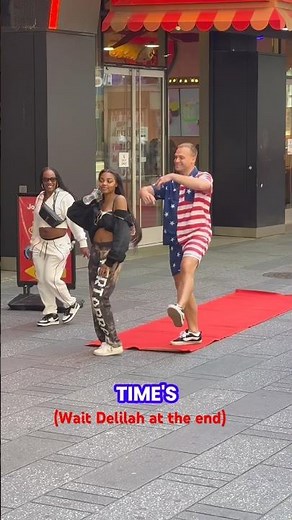Hey There Delilah at Times Square New York City. Isn’t she lovely? #heytheredelilah #viralsound