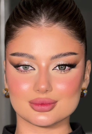 اعلان | لطلب الرموش الرابط بالبايو ‏Ad #تتوريال #tutorial #مكياج #كونسيلر #بوغينيا