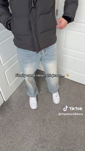 Skinny Jeans Trends in 2025: What's New?