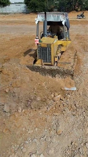 KUMATSU D37P Dozer Pushing Sticky Soil #BORRY City 4217#shorts