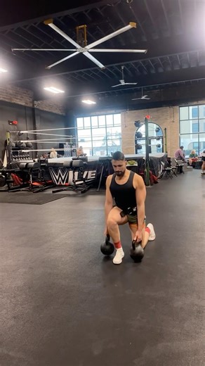 #WalkingLunges @ #wweid Black & Brave #wrestling #academy gives my legs a massive pump 1.29.23 #gym