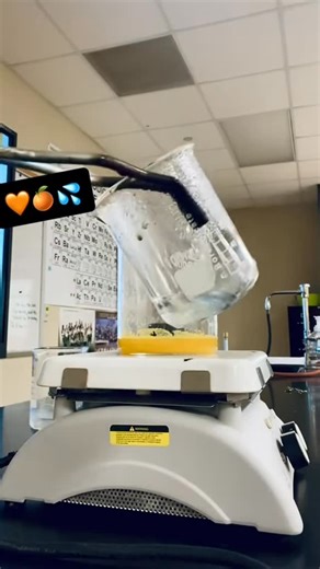 Megan Denman 👩🏻‍🔬💖 on Instagram: "Inspired by @ibchemmilam to repost this orange juice distillation 🍊💦 #chemistry #science #distillation"