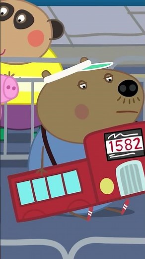 Run with Daddy Pig as he competes in the London Marathon! #peppapigenglish #peppapigsongs