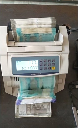 “Counting machine me ₹100, ₹50 aur ₹500 ke notes mix hain…Batao total me kaunse note kitne honge? 🤔”