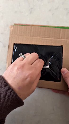 548K views · 43 reactions | DIY sensory writing pad ✍️ Just a mom determined to make writing more fun for my kid. 﫡 Using the qtip requires him to press a little harder and gives him more control and the sensory aspect is always a win. Save to try! #kidsactivities #finemotoractivities #sensoryactivity | Daily_dig | Facebook