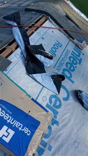 Installing Velux deck mounted skylights😁